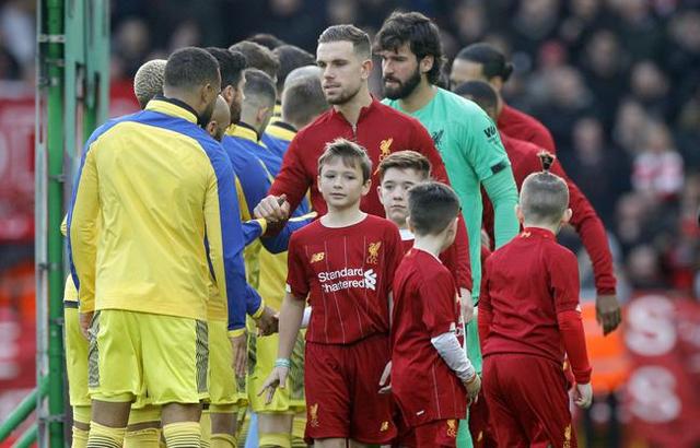 La subsistance spirituelle du football pour les êtres humains